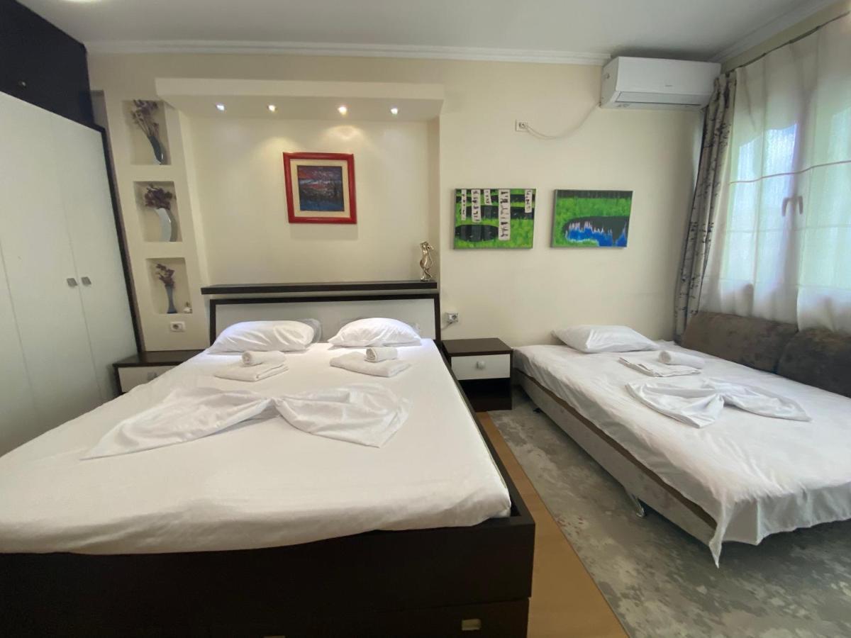 Blloku Apartment Tirana Exteriör bild